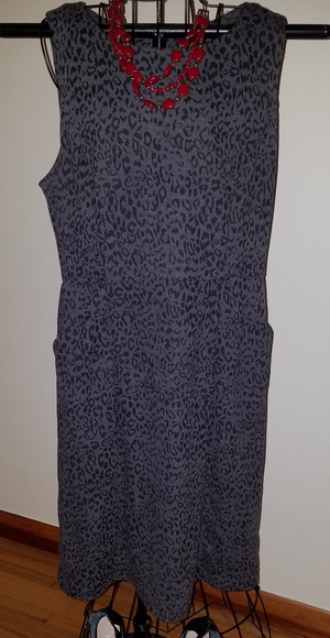 Dress - Picture 3 of 6